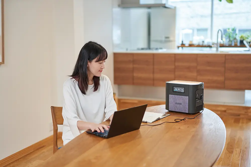 KOSHIN（工進）発電×蓄電セット－カセットガス式インバーター発電機 GV-9ig／ポータブル電源 BPS-6L｜インジケーター搭載／国土交通省超低騒音型建設機械指定／リン酸鉄リチウムイオンバッテリー搭載（充放電サイクル約4000回）コンセント挿しっぱなしパススルー充電完全対応／停電時の自動直接給電EPS機能搭載