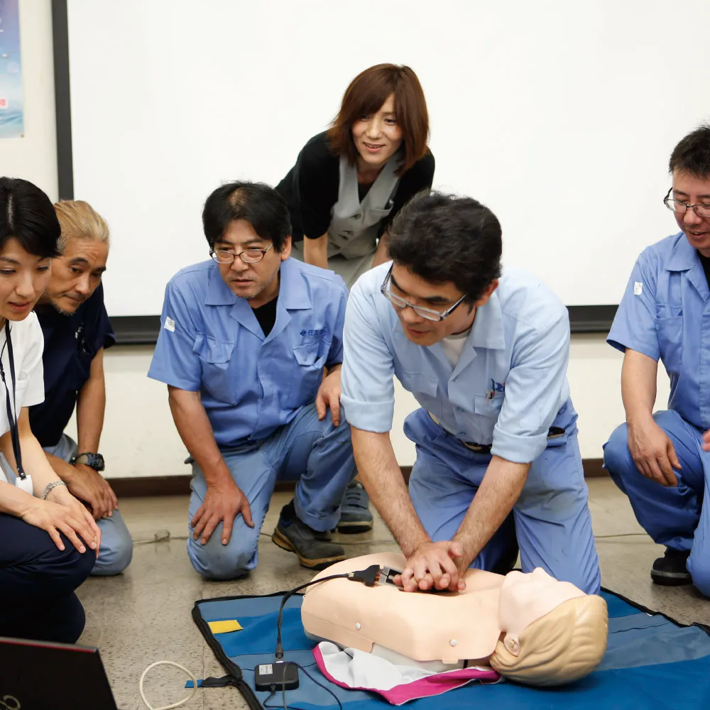 胸骨圧迫(心臓マッサージ)訓練評価システム「しんのすけくん」（圧迫位置・深さ・リズム・リコイル・デューティーサイクル・CCFをリアルタイム測定評価するシステム《要WindowsPC》）｜JRC蘇生ガイドライン2020に対応