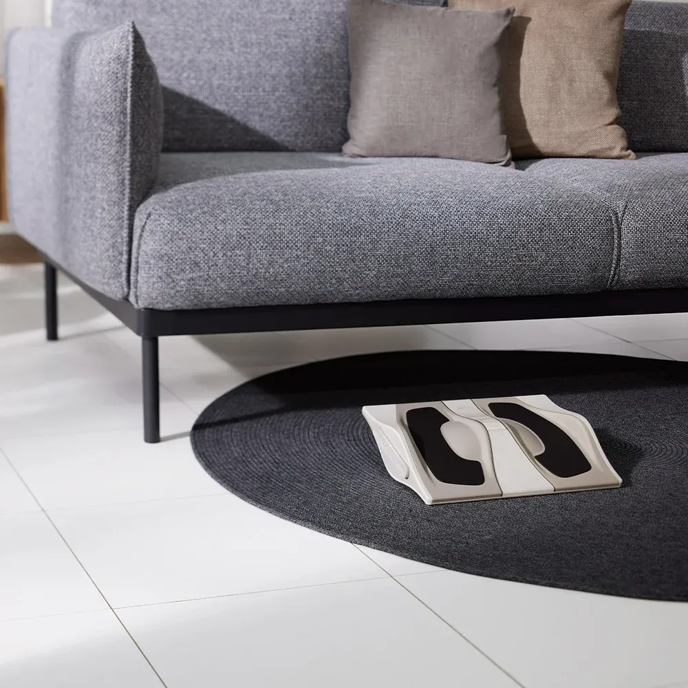 [逃げるために運動する] SIXPAD Foot Fit 3 Heat（シックスパッド フットフィット3 ヒート）（足を乗せることで、歩くために必要な身体を維持する）[リモコン付き]