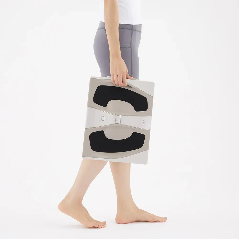 [逃げるために運動する] SIXPAD Foot Fit 3 Heat（シックスパッド フットフィット3 ヒート）（足を乗せることで、歩くために必要な身体を維持する）[リモコン付き]