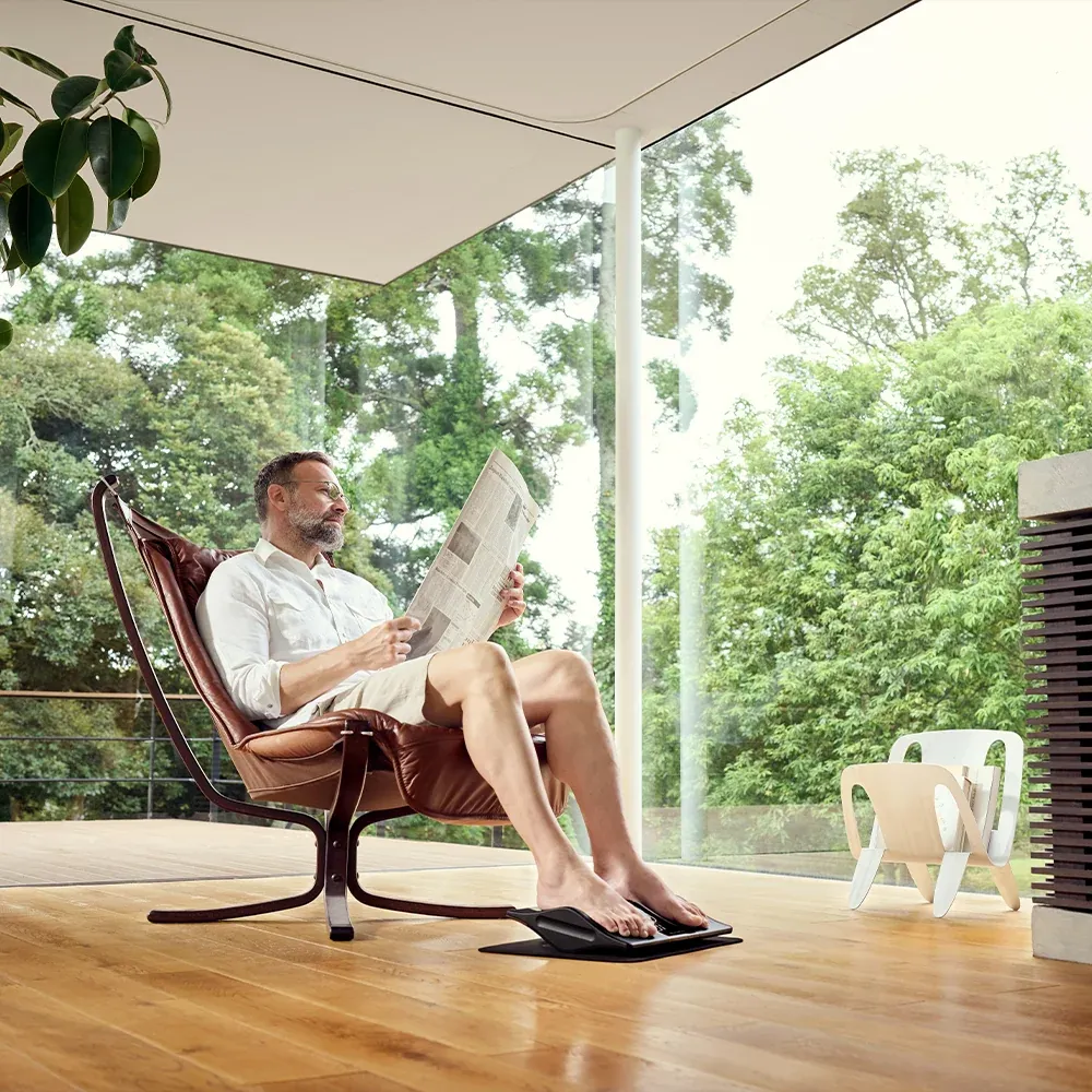 [逃げるために運動する] SIXPAD Foot Fit 3 BLACK EDITION（シックスパッド フットフィット3 ブラックエディション）（足を乗せることで、歩くために必要な身体を維持する）[リモコン付き]