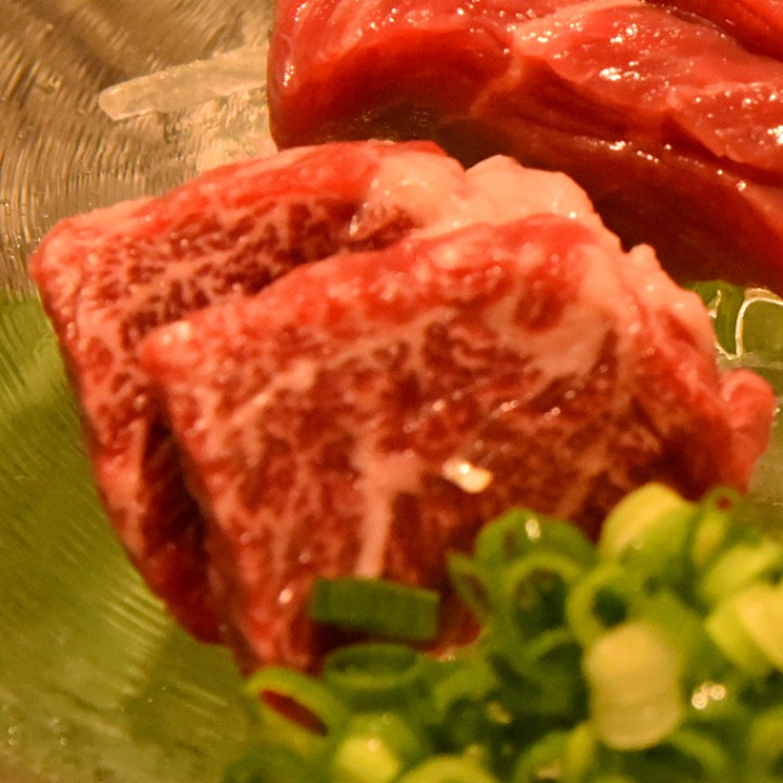 馬刺し　輸入　霜降り（スライス）　（200ｇ）