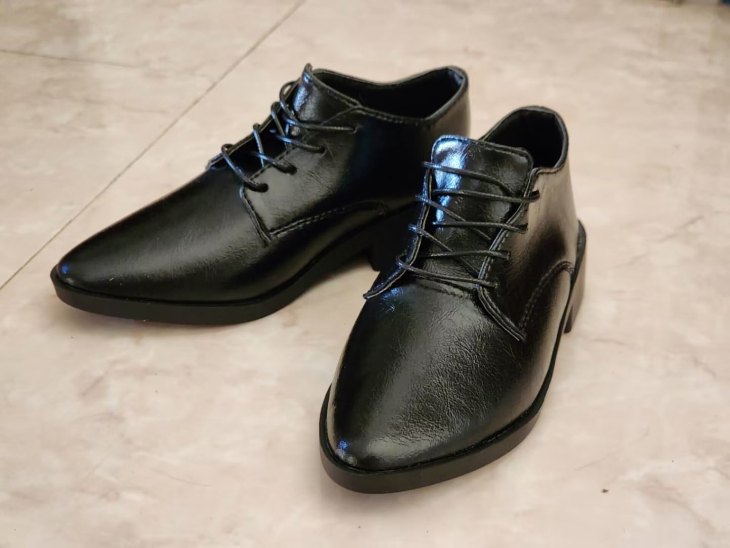 ジェダイ色　靴形の置物 ジェダイ色 靴形の置物