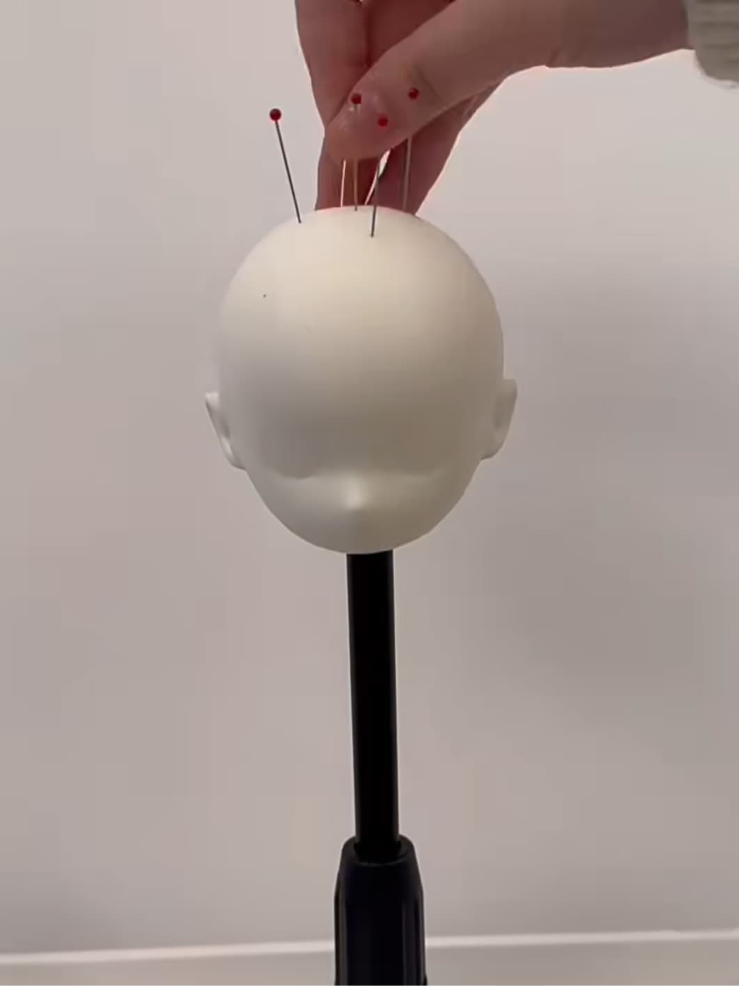 即納品(小物)KM1802【sxf】ウィッグのヘッドスタンド(1/4用/頭囲18ｃｍ)