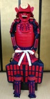 フルセット甲冑組立キット　赤色二枚胴具足　武将『和』　　　　鋳物風　塗装仕上げ