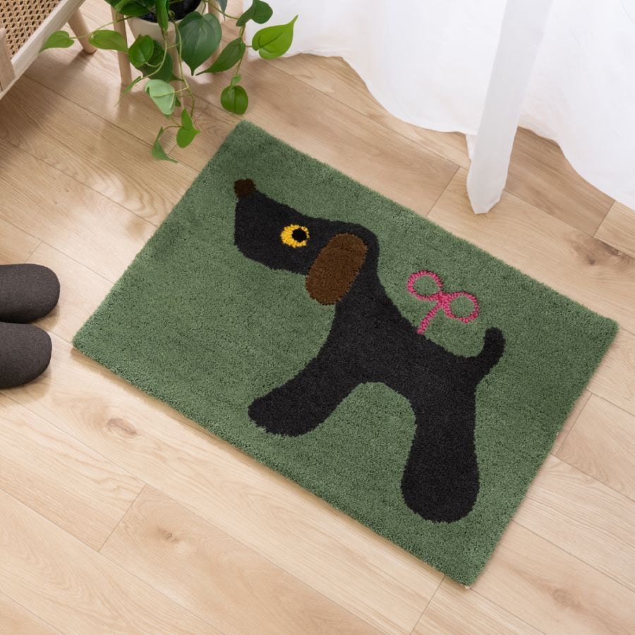 アツコマタノ ねじまき犬 インテリアマット 約50×75cm グリーン/ピンク