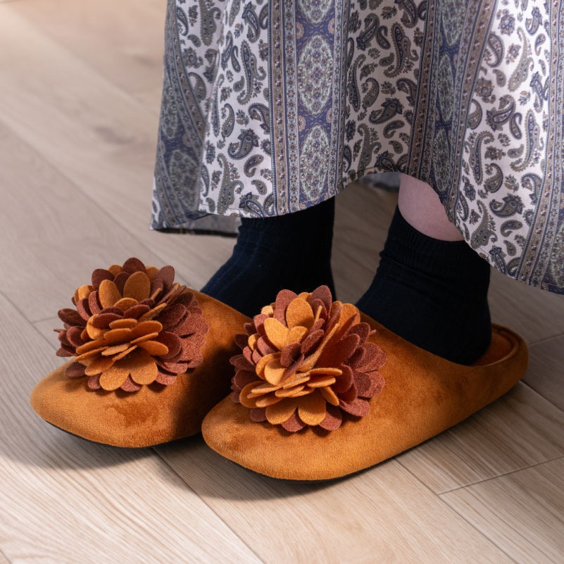 SDS ダリア スリッパ 約22.5～24.5cm ブラウン/ピーコックグリーン/パープル/レッド