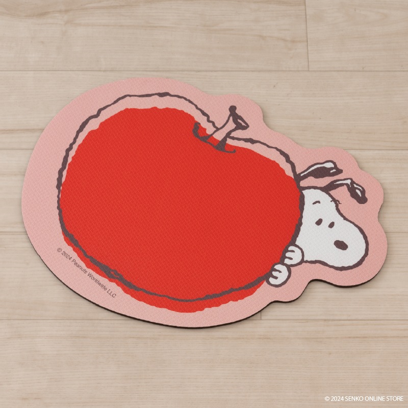 ☆PEANUTS PVCフリースタイルマット アップル（レッド）/ピーチ