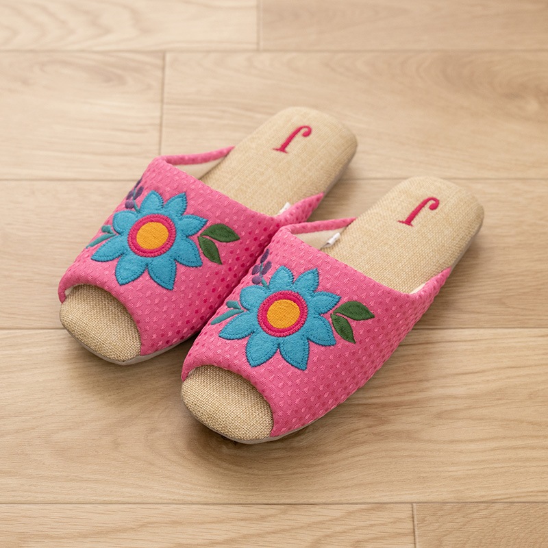 ホコモモラ ニコラス スリッパ 適応サイズ:約22～24cm ベージュ/グリーン/ピンク/レッド