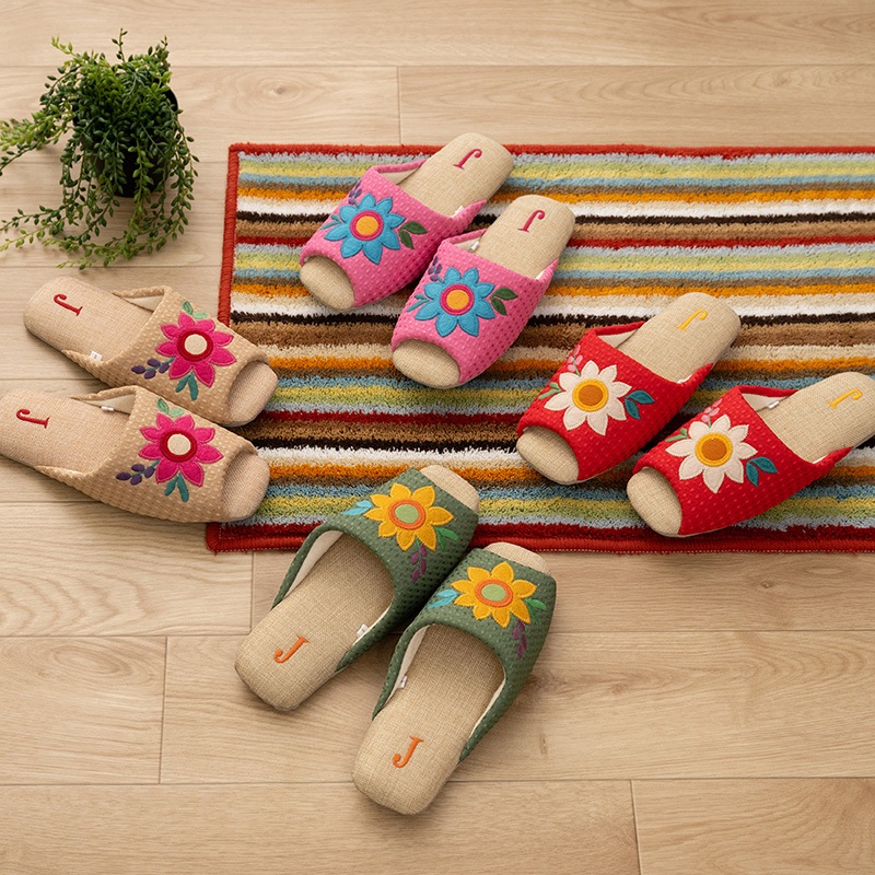 ホコモモラ ニコラス スリッパ 適応サイズ:約22～24cm ベージュ/グリーン/ピンク/レッド