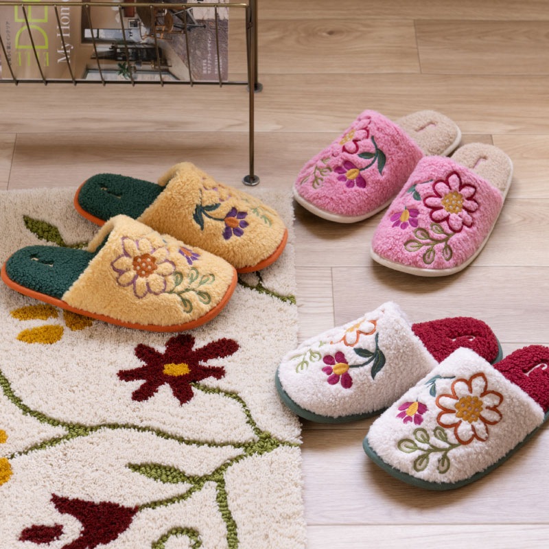 ホコモモラ セゴビア スリッパ 約22～24cm ベージュ/ピンク/イエロー