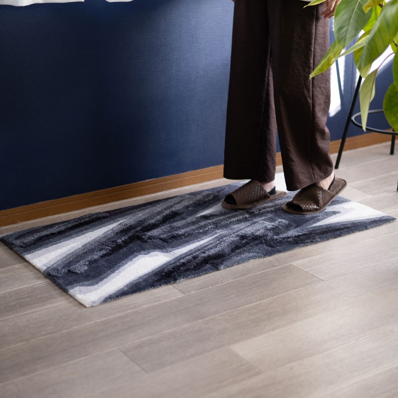 M+home ハルヤタ インテリアマット 約60×120cm ネイビーブルー