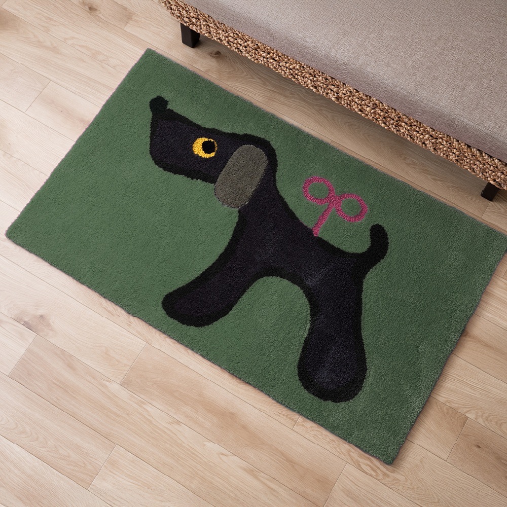 アツコマタノ ねじまき犬 インテリアマット 約70×120cm グリーン/ピンク