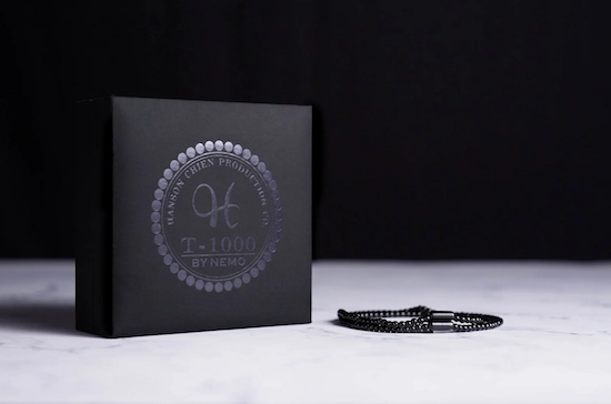 T-1000 (ブラック) by Hanson Chien