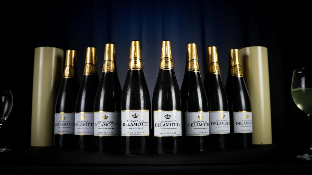 Miracle Wine Bottles Champagne Model (グラス付き)by TCC