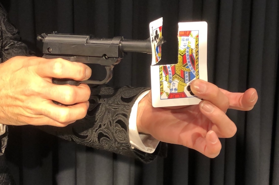 コメディピストルのカード当て ｜全商品一覧や手品グッズ揃うマジックショップ｜セオマジック