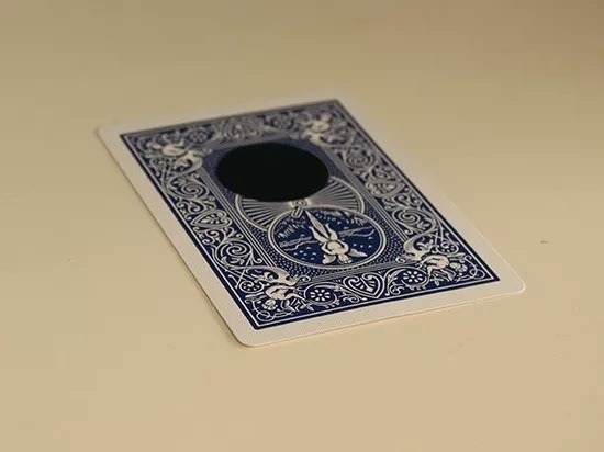 手品 マジック】Black Hole/ブラックホールカード 遅かれ カードに 