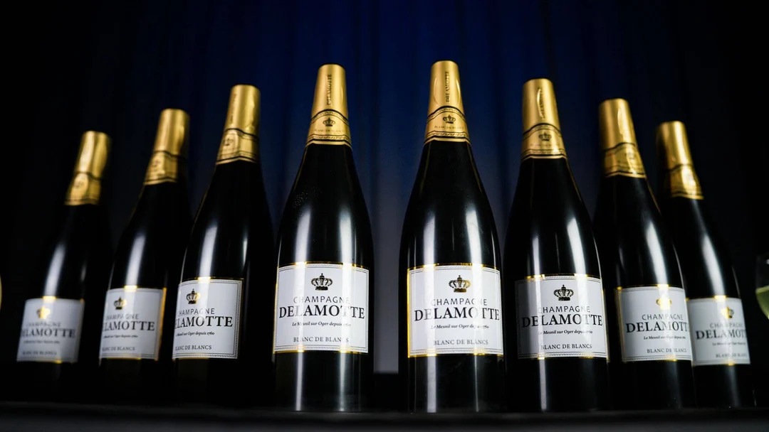 Miracle Wine Bottles Champagne Model (グラス付き)by TCC