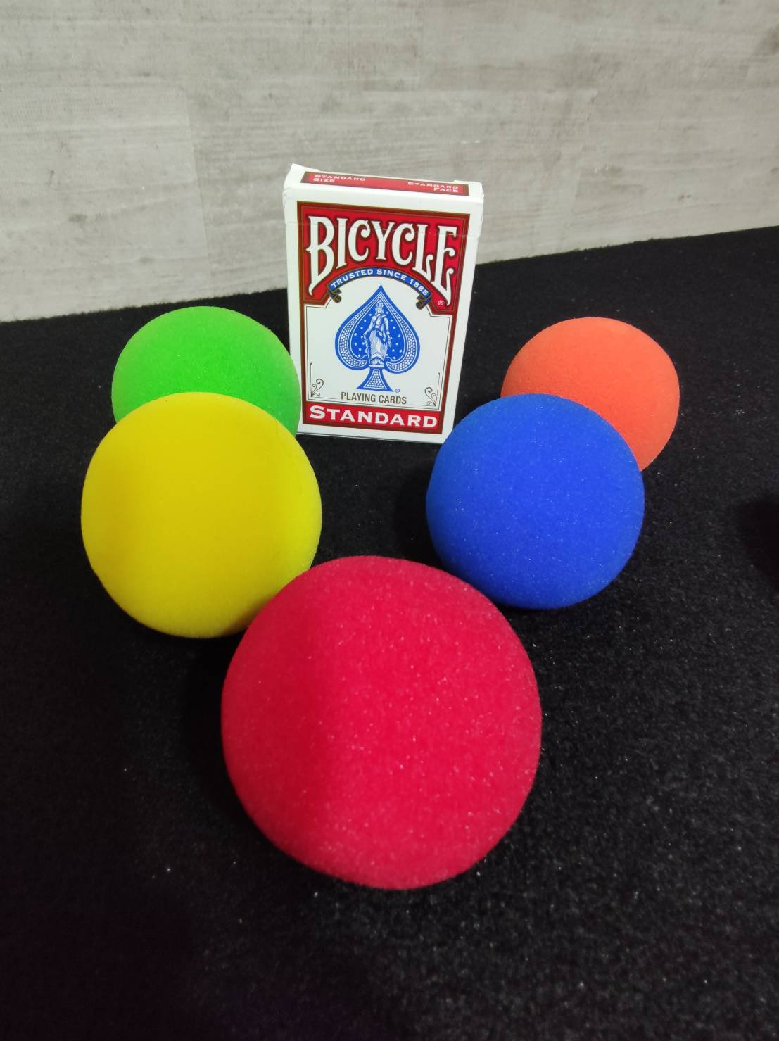 ウルトラソフトスポンジボール60mm (4個セット) by手品屋 ｜全商品一覧