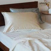 シルクの贅沢さとコットンの優しさ プレミアムシルク100％枕カバー