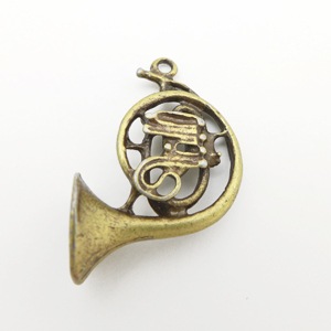 錫合金アンティークチャーム ホルン KD-C-14 アクセサリーパーツの通販