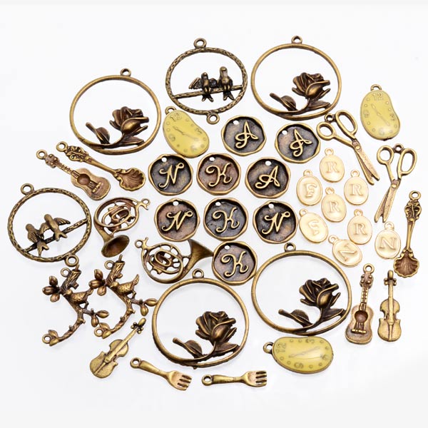 早い者勝ち】数量限定アンティークチャーム 詰め合わせ 40個入り KDC