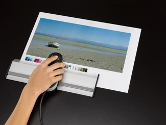 �����٤ʥǥ����ץ쥤�ο���碌��Ԥ������桼������ ����x-rite�� i1Basic Pro2 (������� �١����å� �ץ�2)