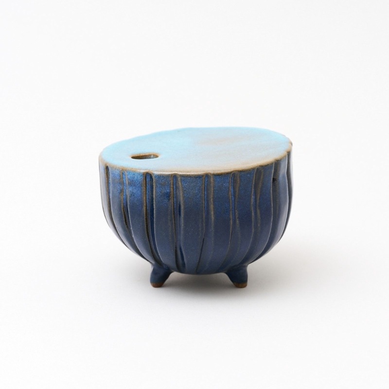 藍の変形花入れ