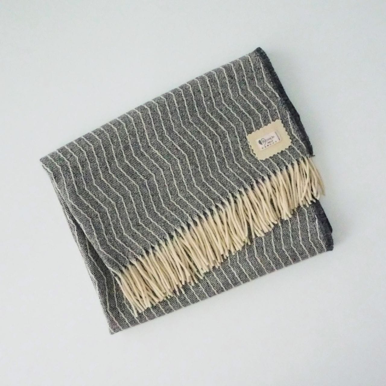 シ・コラサォン ｜ ウールショール　チャコール（ウィンド）