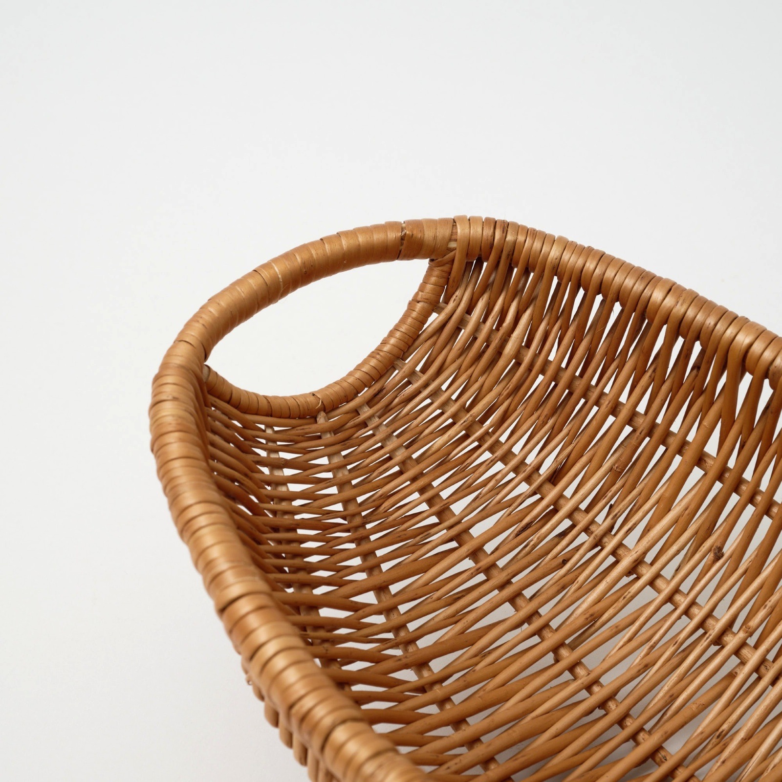 森の国ラトビア｜手編み・テーブルオーバルバスケット