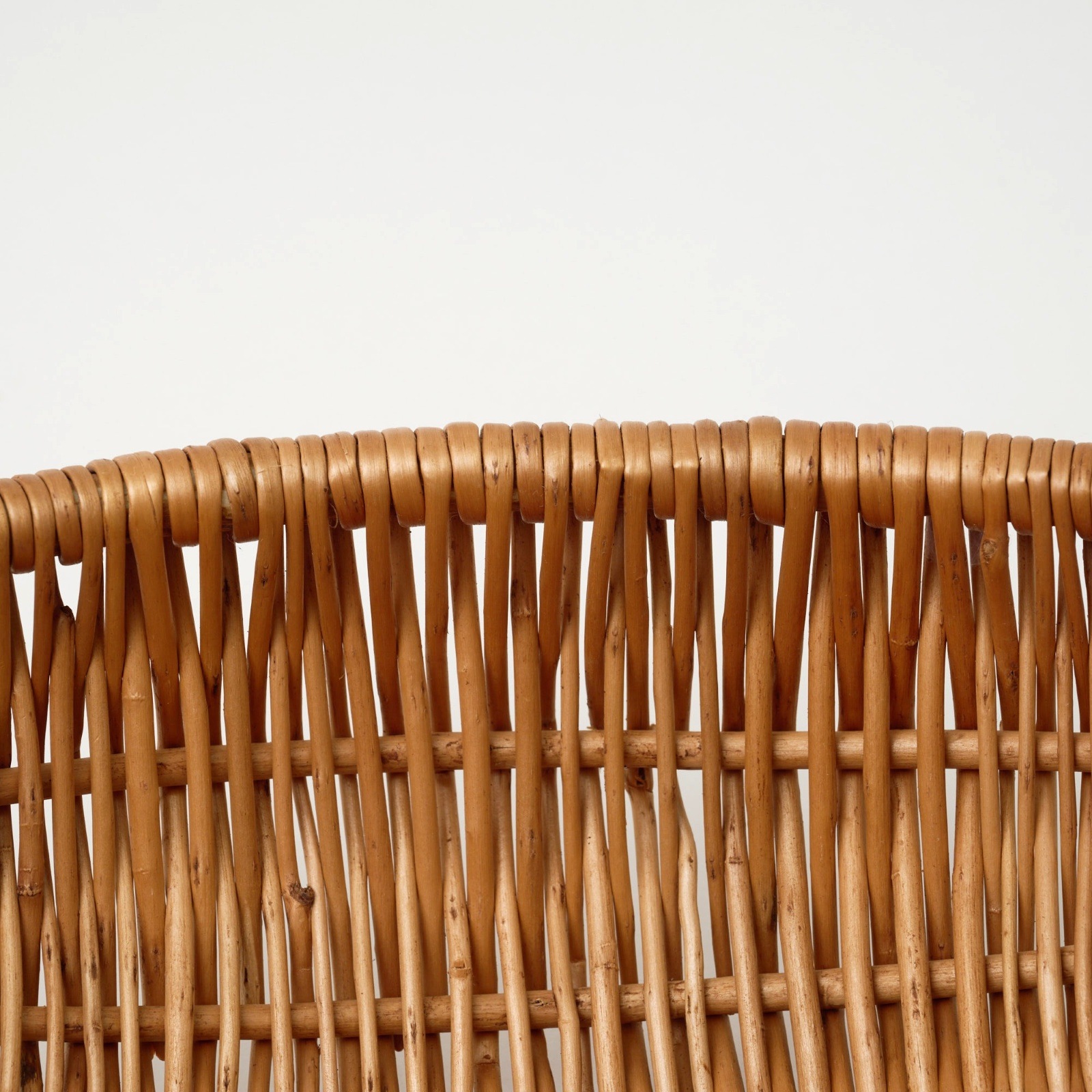 森の国ラトビア｜手編み・テーブルオーバルバスケット