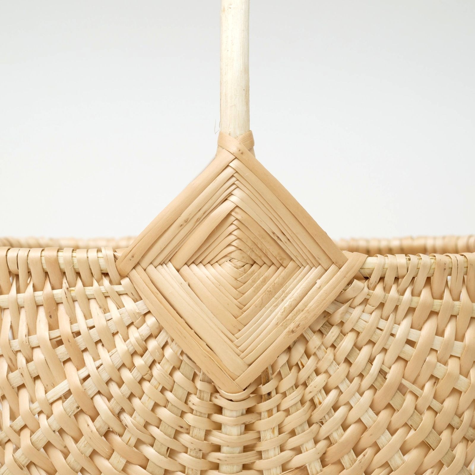 森の国ラトビア｜手編み・スクエアバスケットS