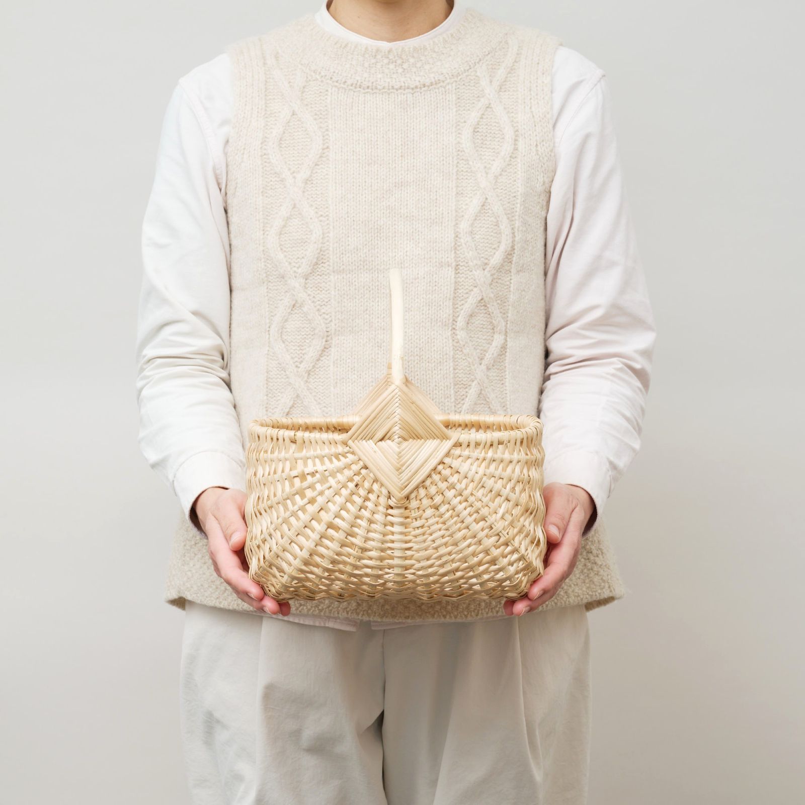 森の国ラトビア｜手編み・スクエアバスケットS