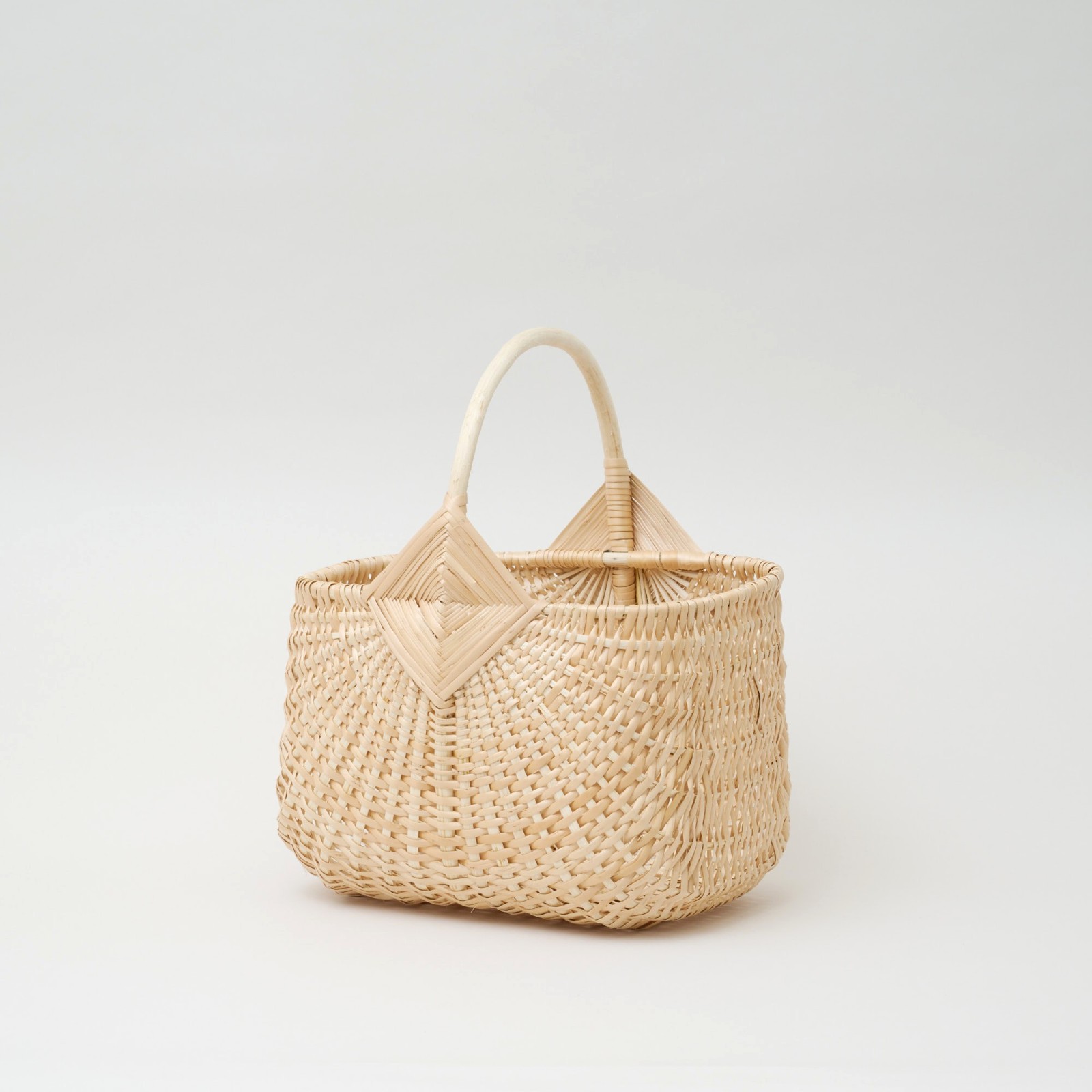 森の国ラトビア｜手編み・スクエアバスケットL