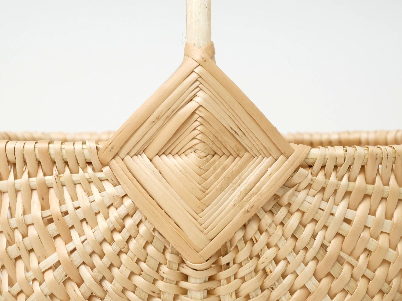 森の国ラトビア｜手編み・スクエアバスケットL