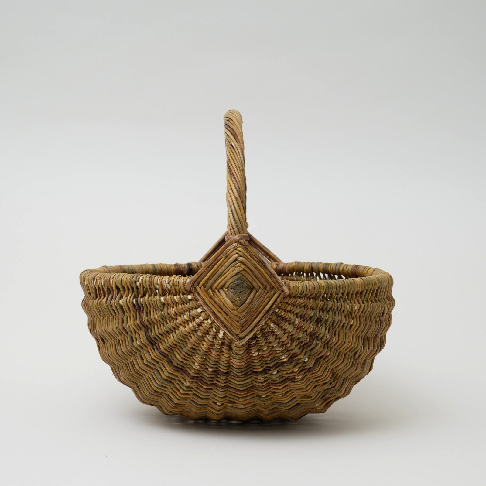 森の国ラトビア｜手編み・ナチュラルラウンドバスケットL