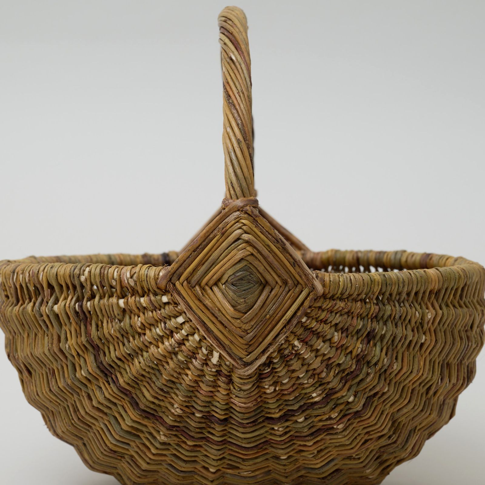 森の国ラトビア｜手編み・ナチュラルラウンドバスケットL