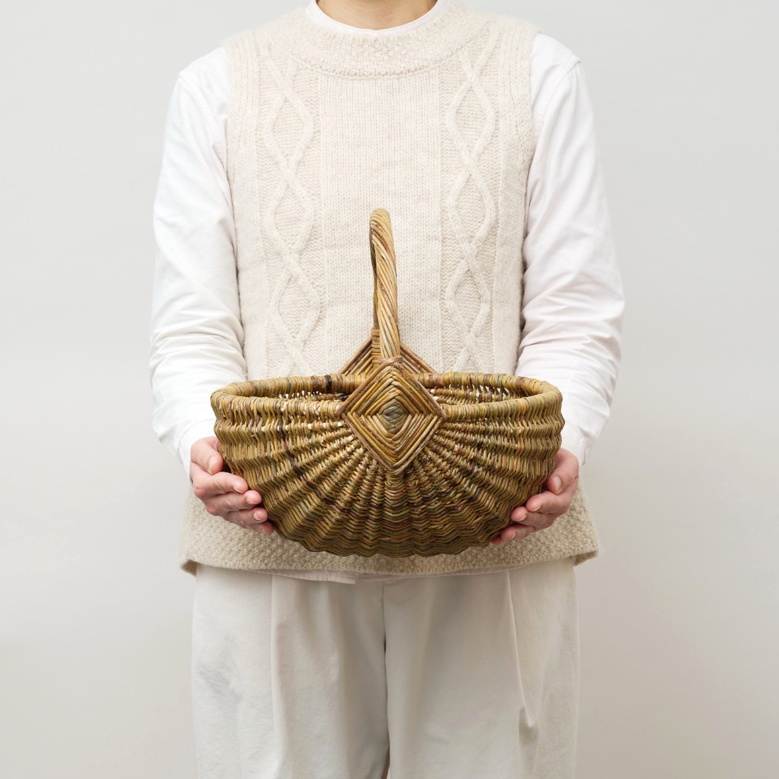 森の国ラトビア｜手編み・ナチュラルラウンドバスケットL