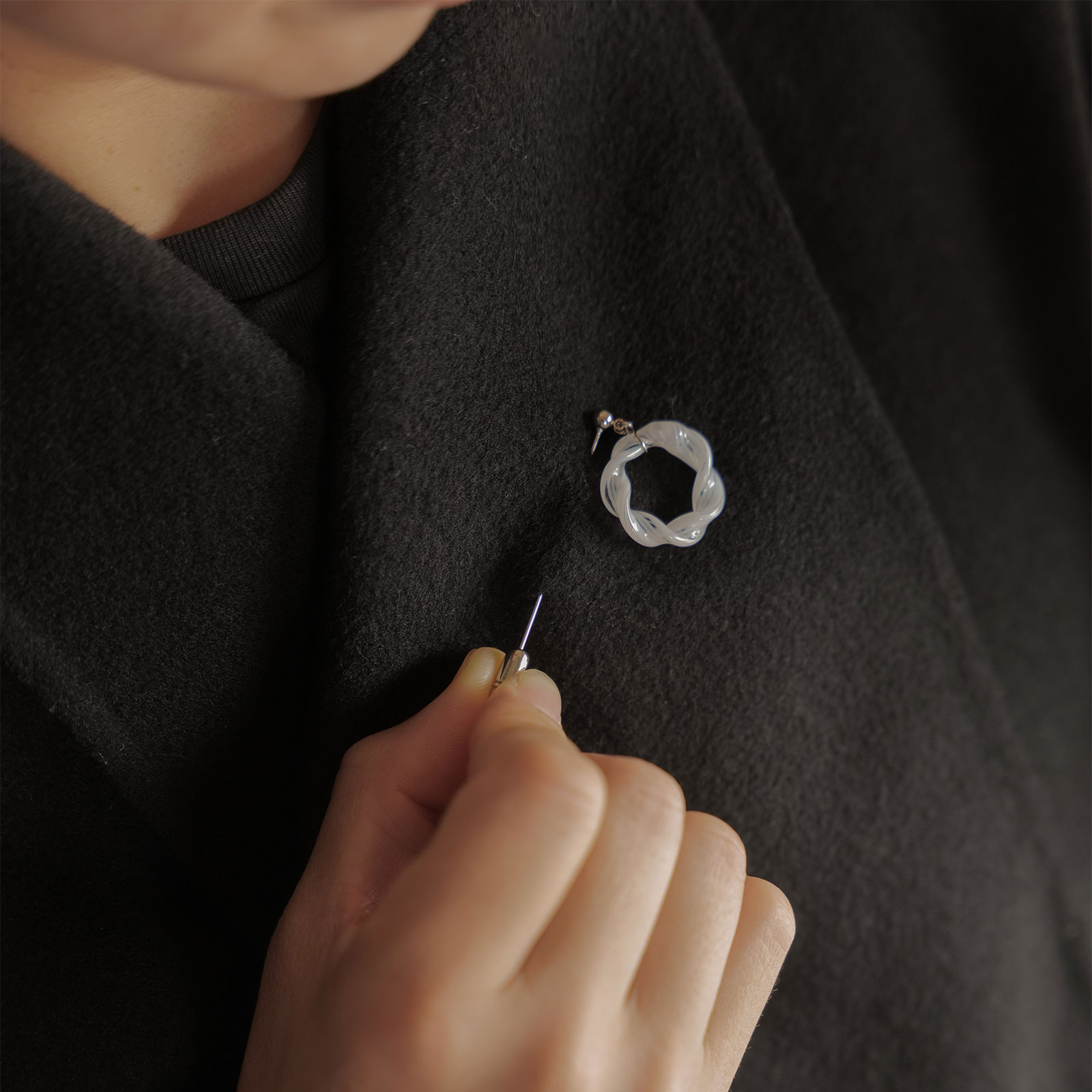 リース:ブローチ