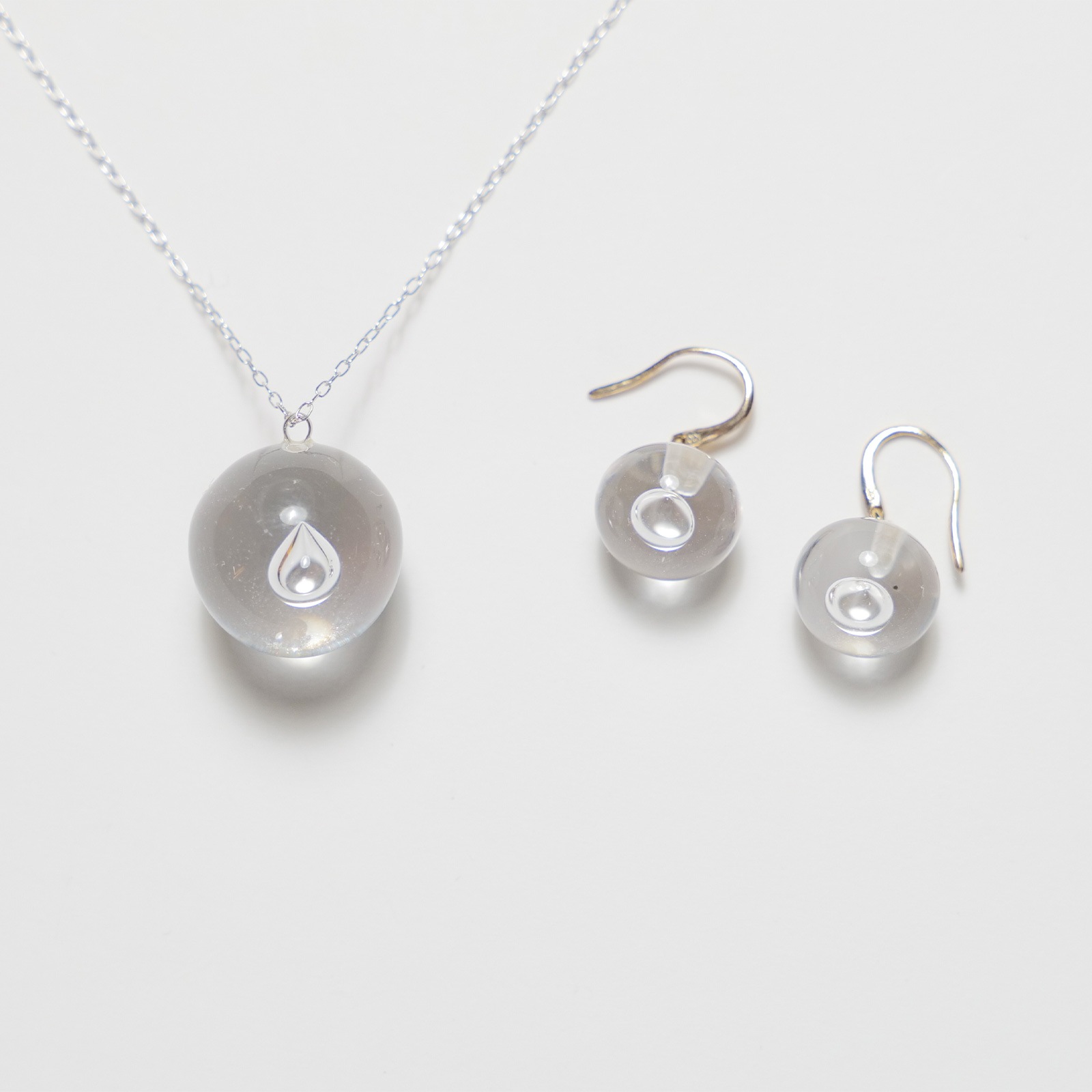 チレッジ：ピアス