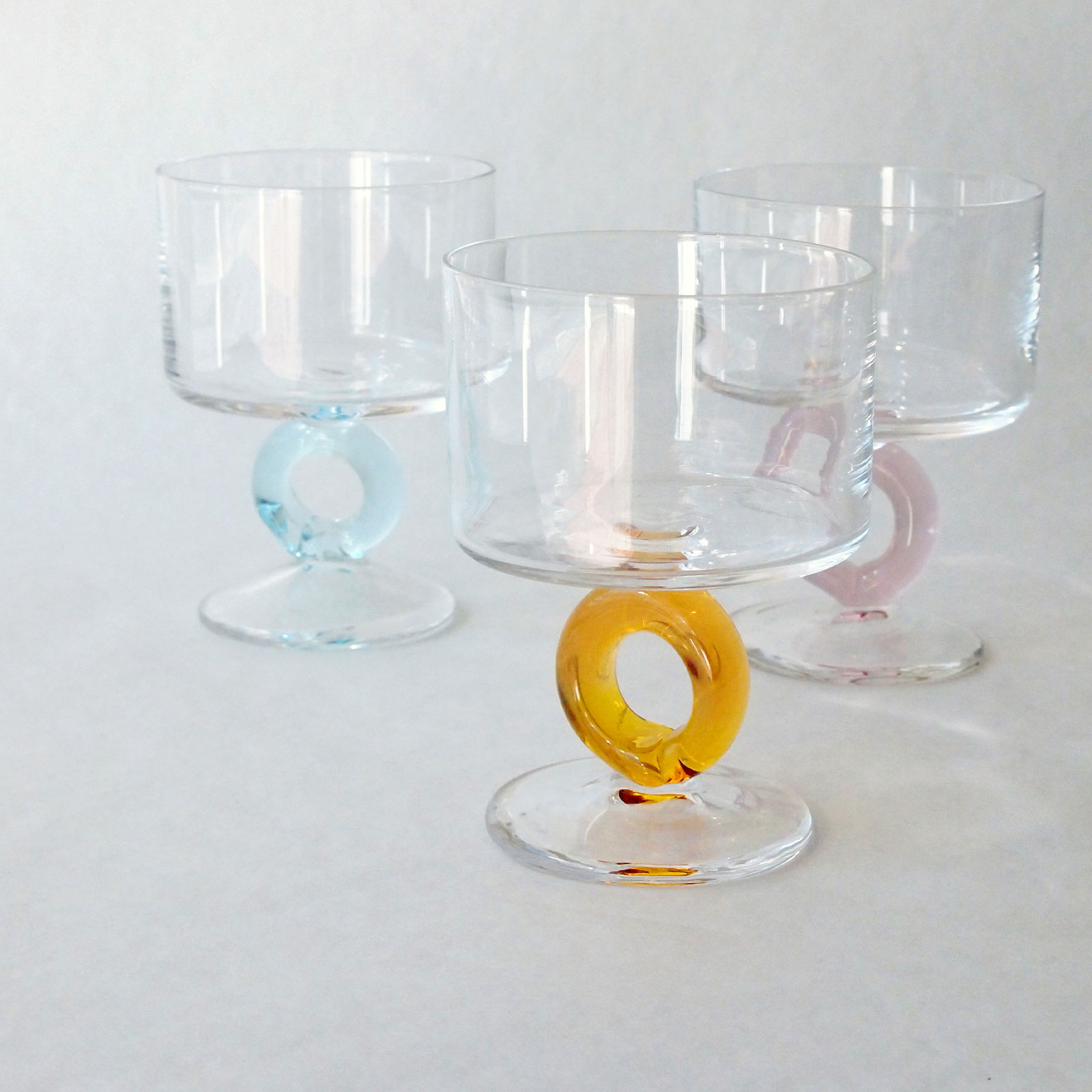 プリエ：脚付きグラス