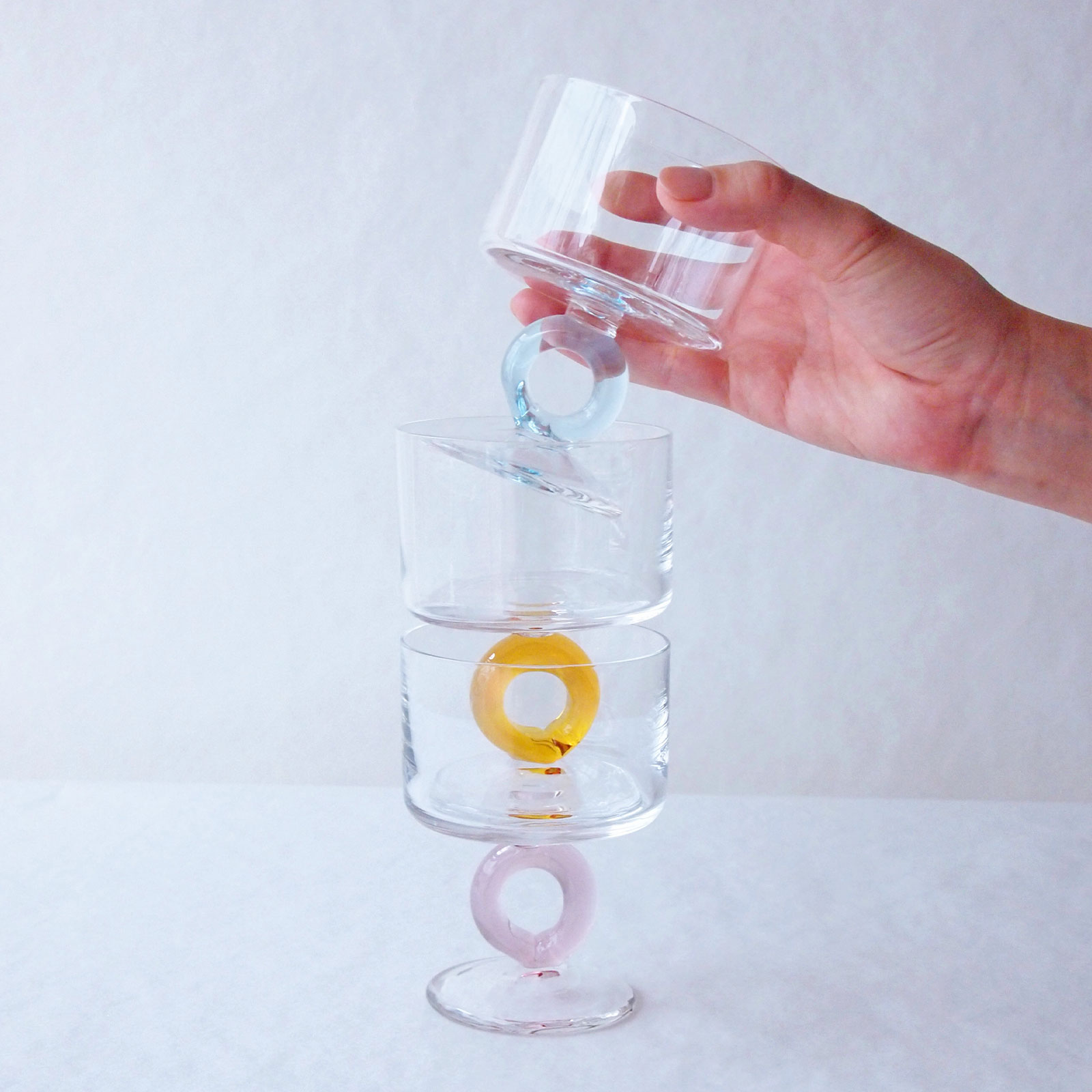 プリエ：脚付きグラス