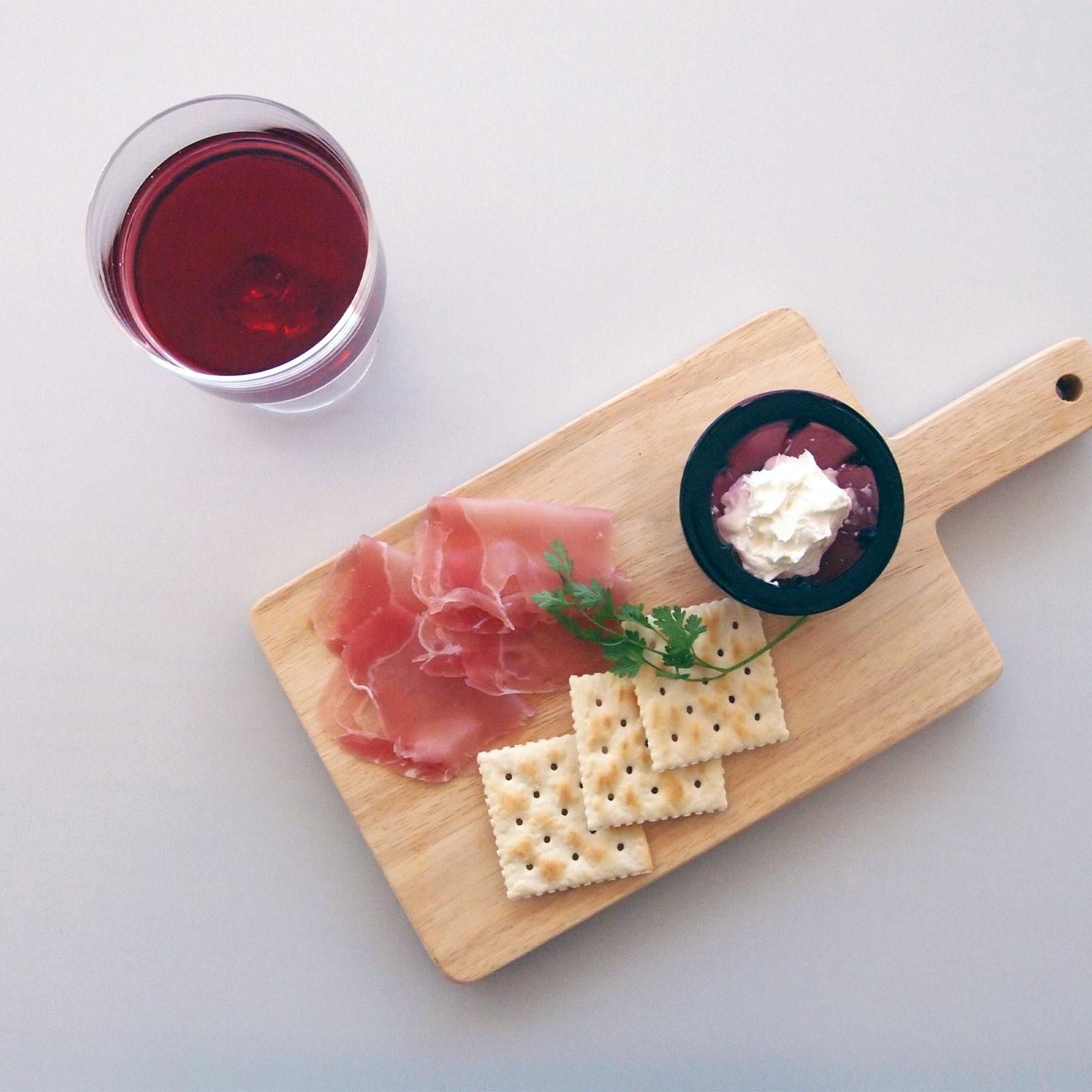 プリエ：脚付きグラス