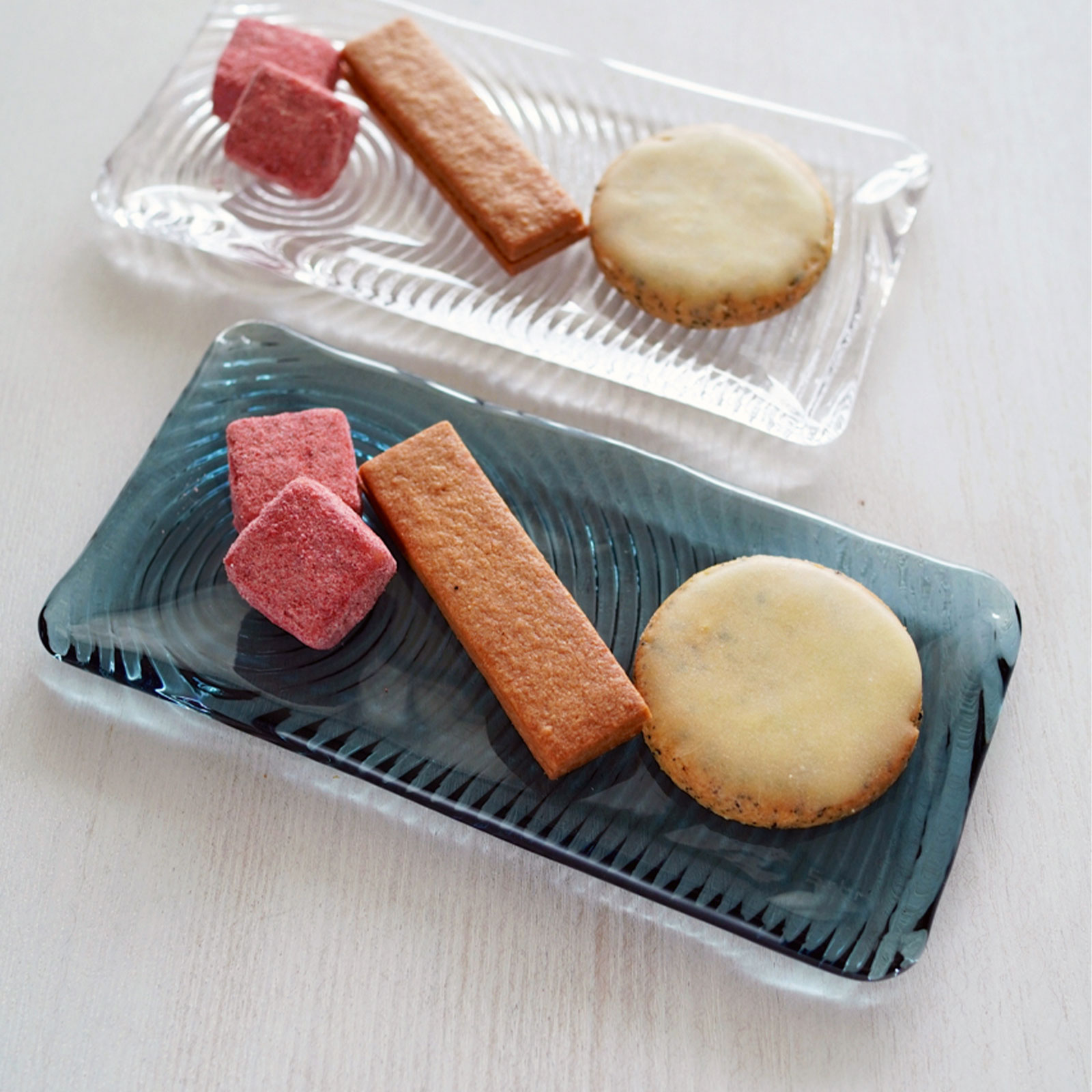 デューン：長方形プレート (18cm)