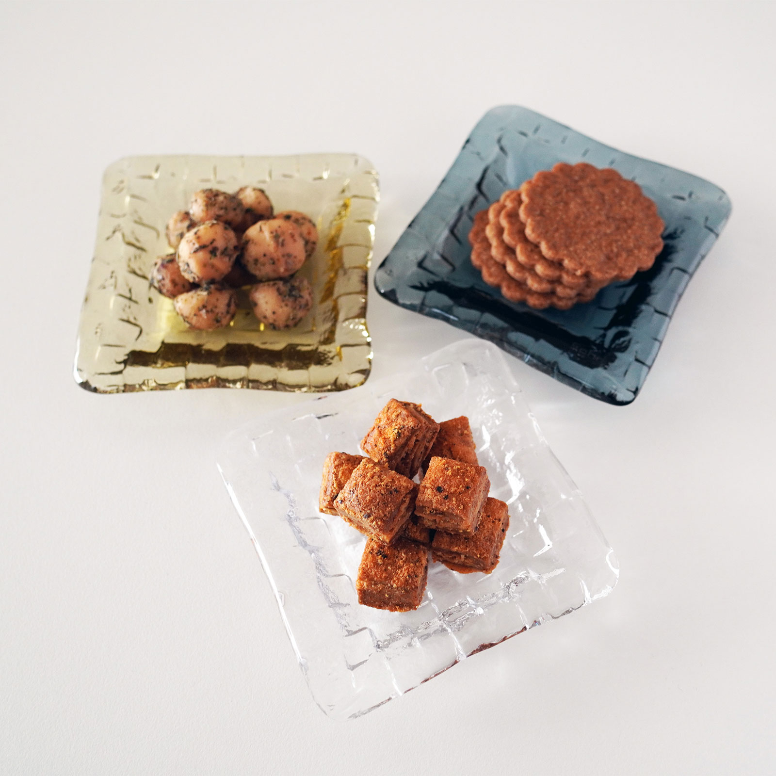 グリッドプレート:角形深皿 (9cm)