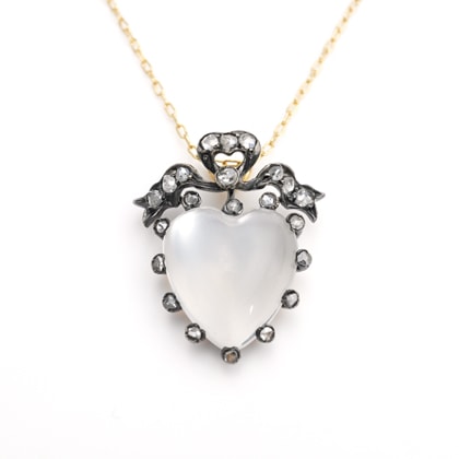 ネックレス リボンフレーム ムーンストーン ハートペンダント