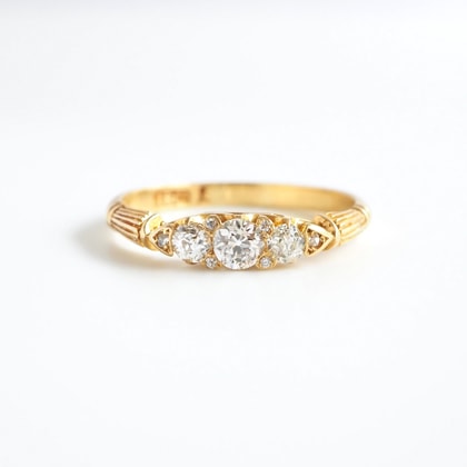 リング ダイヤモンド 3ストーン アンティークリング