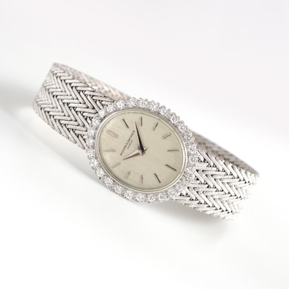 ヴァシュロン・コンスタンタン バックワインド ダイヤモンドベゼル オーバル ホワイトゴールドケース ブレスレット