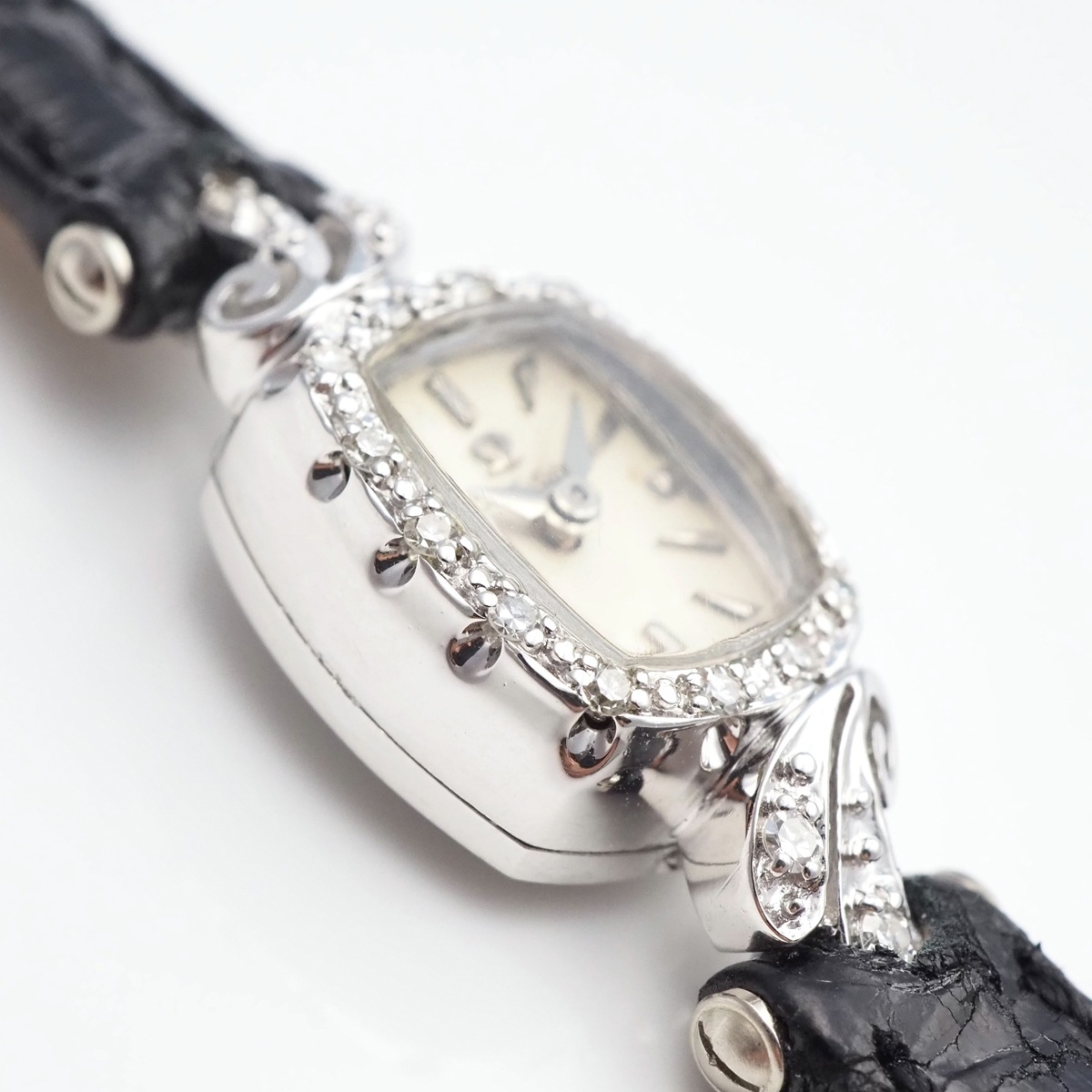 アンティークウォッチ オメガ ダイヤモンドベゼル レクタンギュラ―WGケース