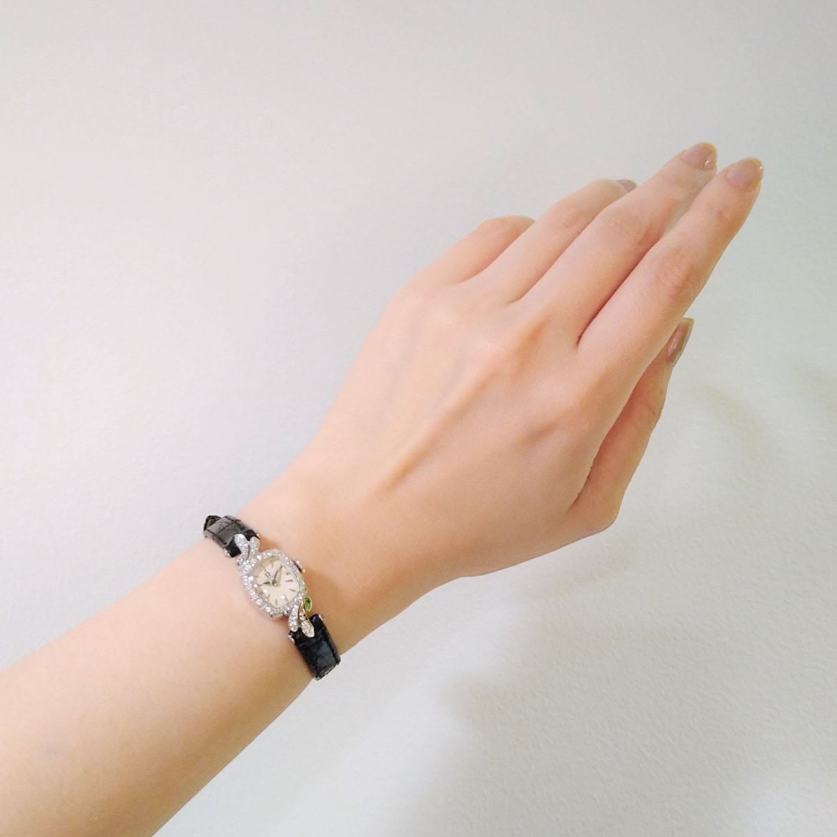 アンティークウォッチ オメガ ダイヤモンドベゼル レクタンギュラ―WGケース